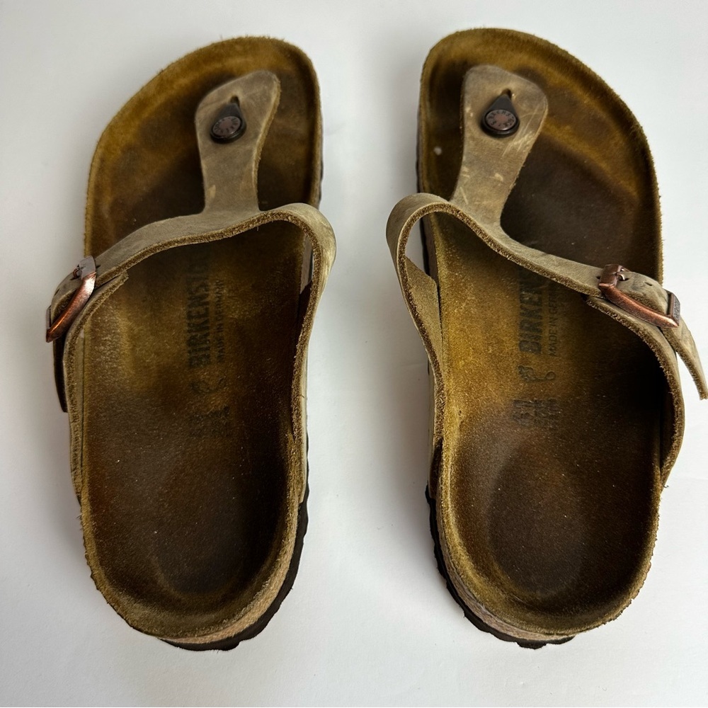 Birkenstock Gizeh Sandals Women's Size 10 or Men's 8 EU 41 Thong Shoes Tan - Picture 3 of 9